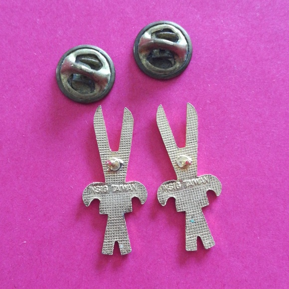 Vintage Quebec ski lapel pin - Picture 6 of 6